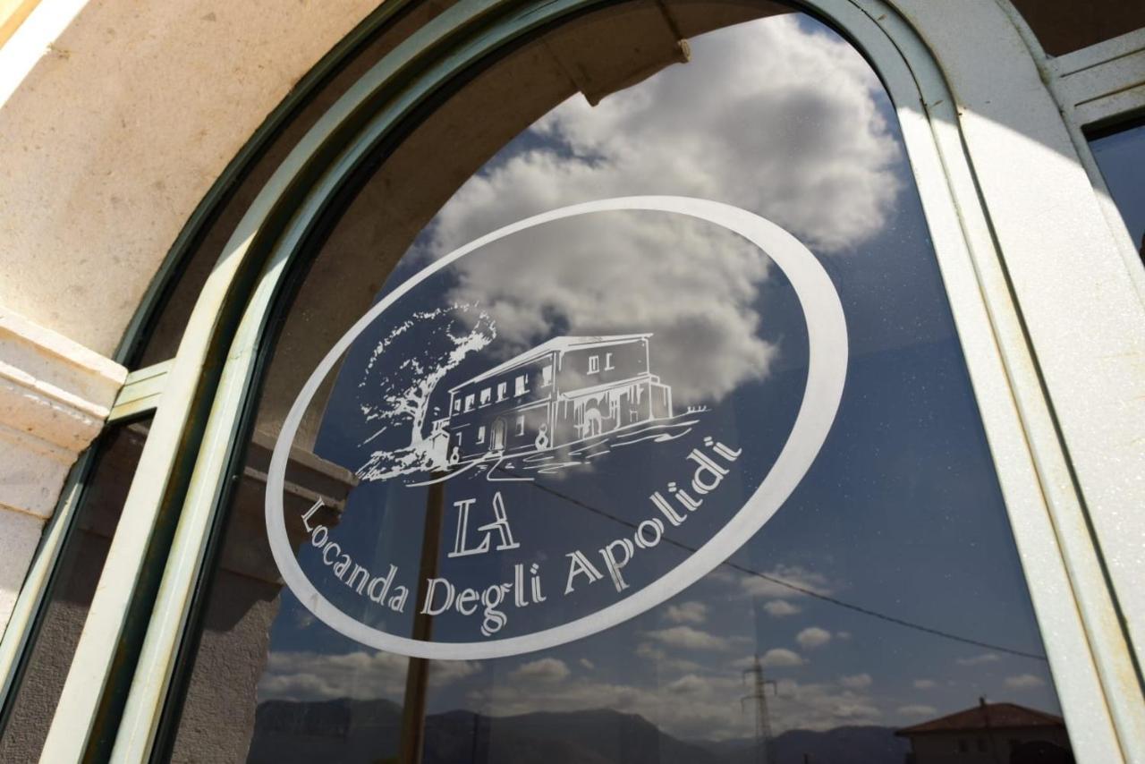 אטנה לוקאנה Albergo La Locanda Degli Apolidi מראה חיצוני תמונה